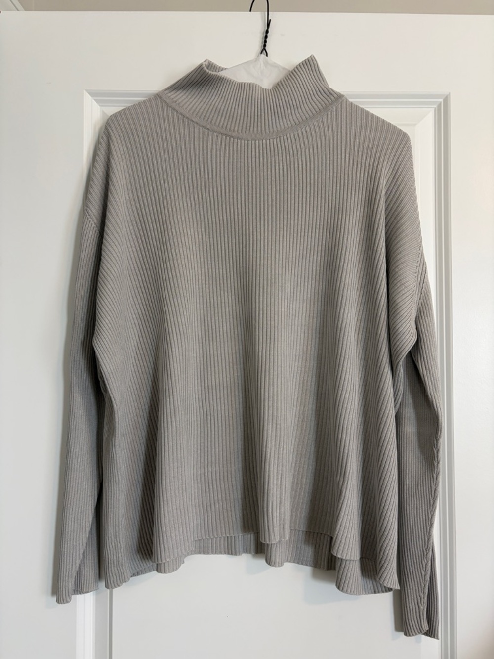 Nordstrom Light Gray Ribbed Mock Neck Sweater 100% Silk